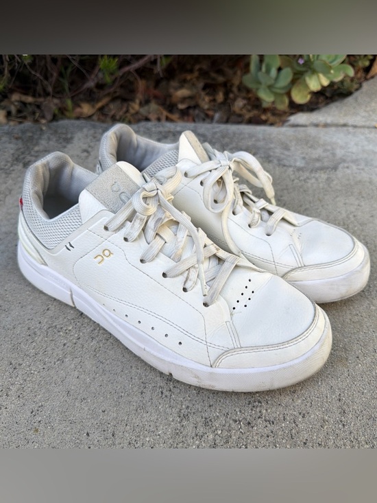 On Running Shoes - On Cloud Sneakers Womens 8 The Roger Advantage White Lace Up Tennis Shoes